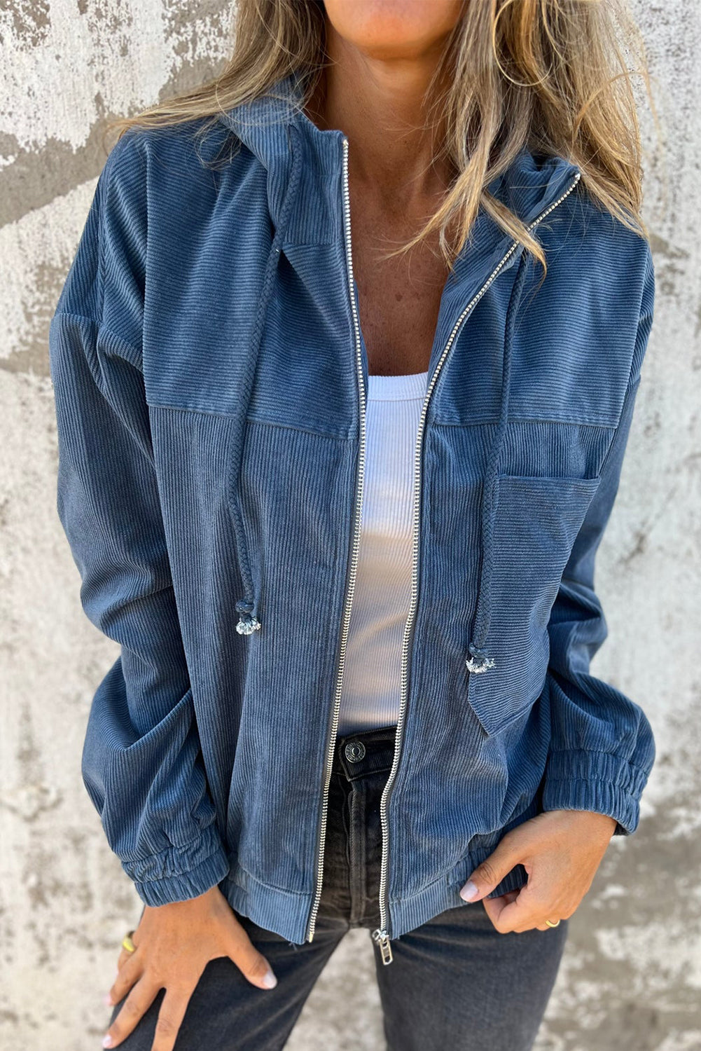 Veste à Capuche Teal avec Fermeture Éclair et Cordon de Serrage