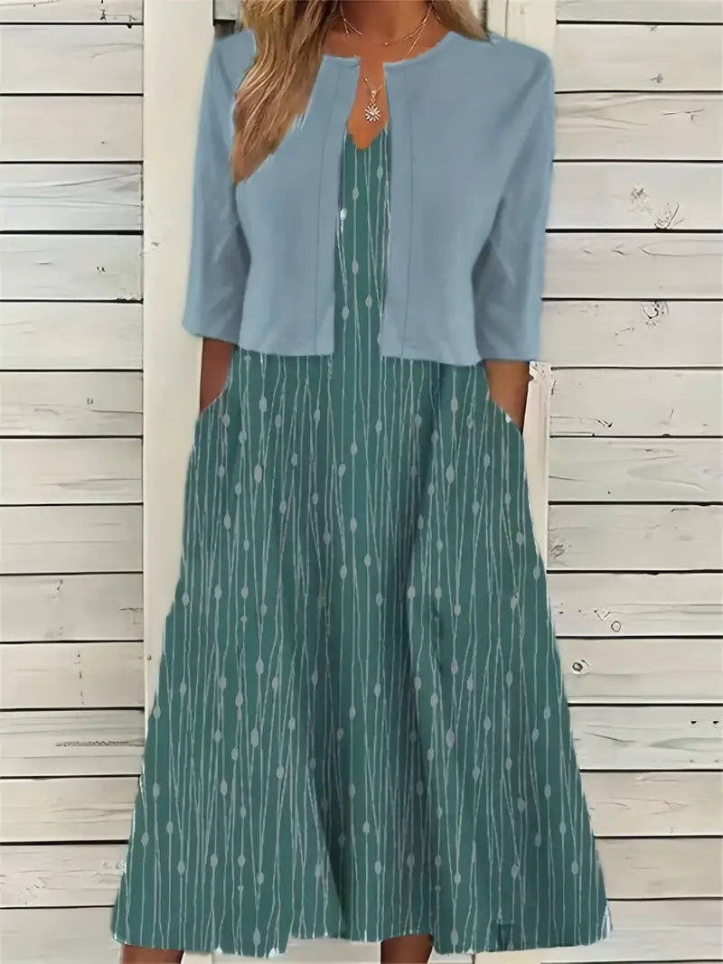 Chic Floral Two-Piece Set with Solid Crop Top and Round Neck