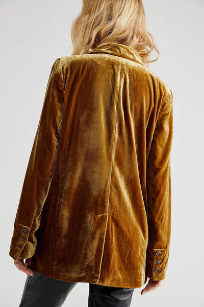 Chic Velvet Blazer with Long Sleeves and Button Closure